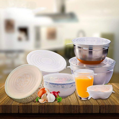 Six couvercles en silicone transparents sur des bols de tailles différentes