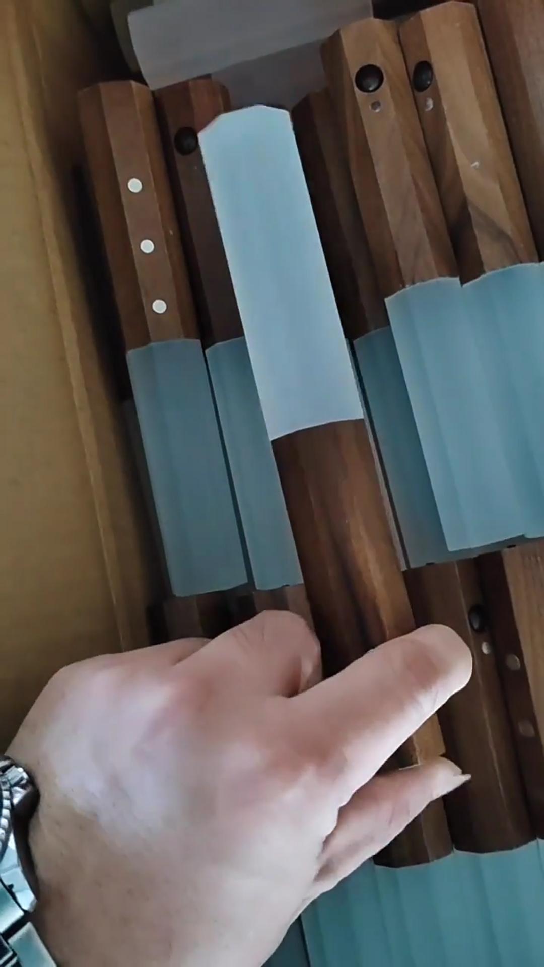 Lampe murale magnétique à détecteur de mouvement